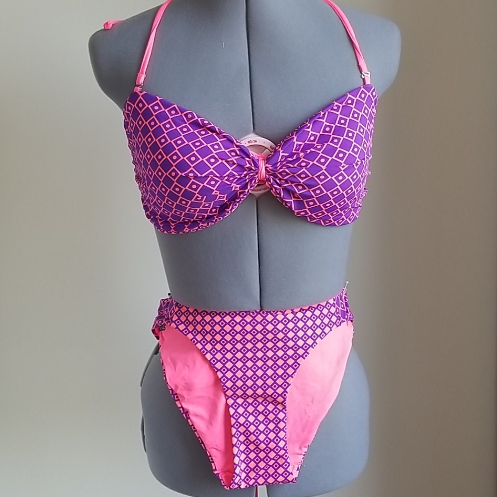 Bikini - Picture 4 of 7